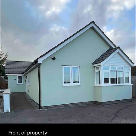 Green 3 Bed Bungalow With En-Suite And Parking Felton  Экстерьер фото